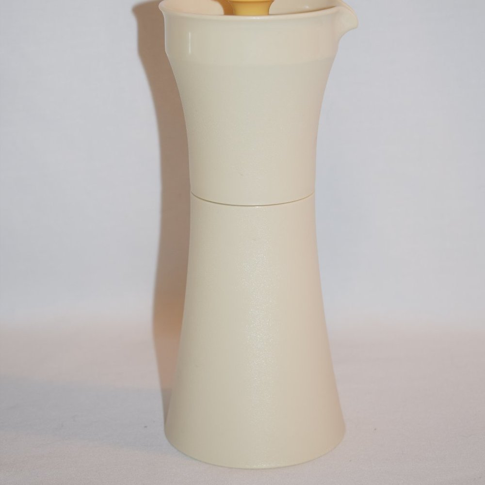 Vintage Tupperware Salad Dressing Cruet Container - Picture 4 of 6